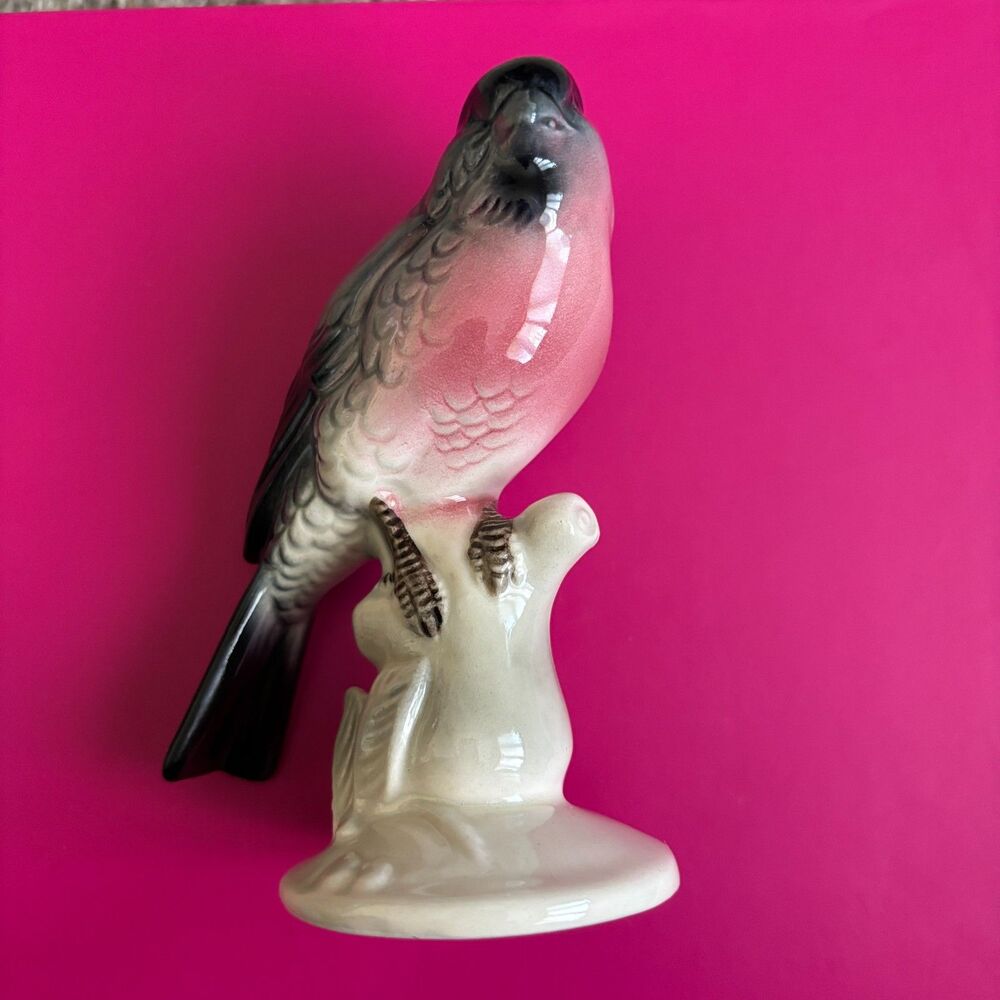 Bullfinch Fine Porcelain #4335 Bird By German Manufacturer Hertwig Katzhutte